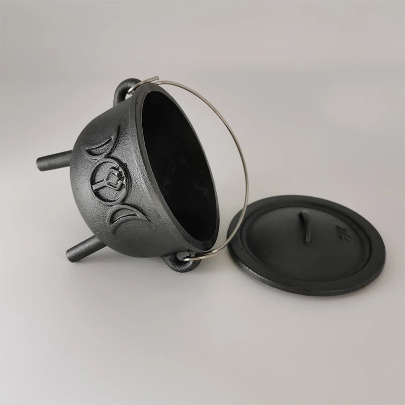 Cast Iron Cauldron with Lid Handle