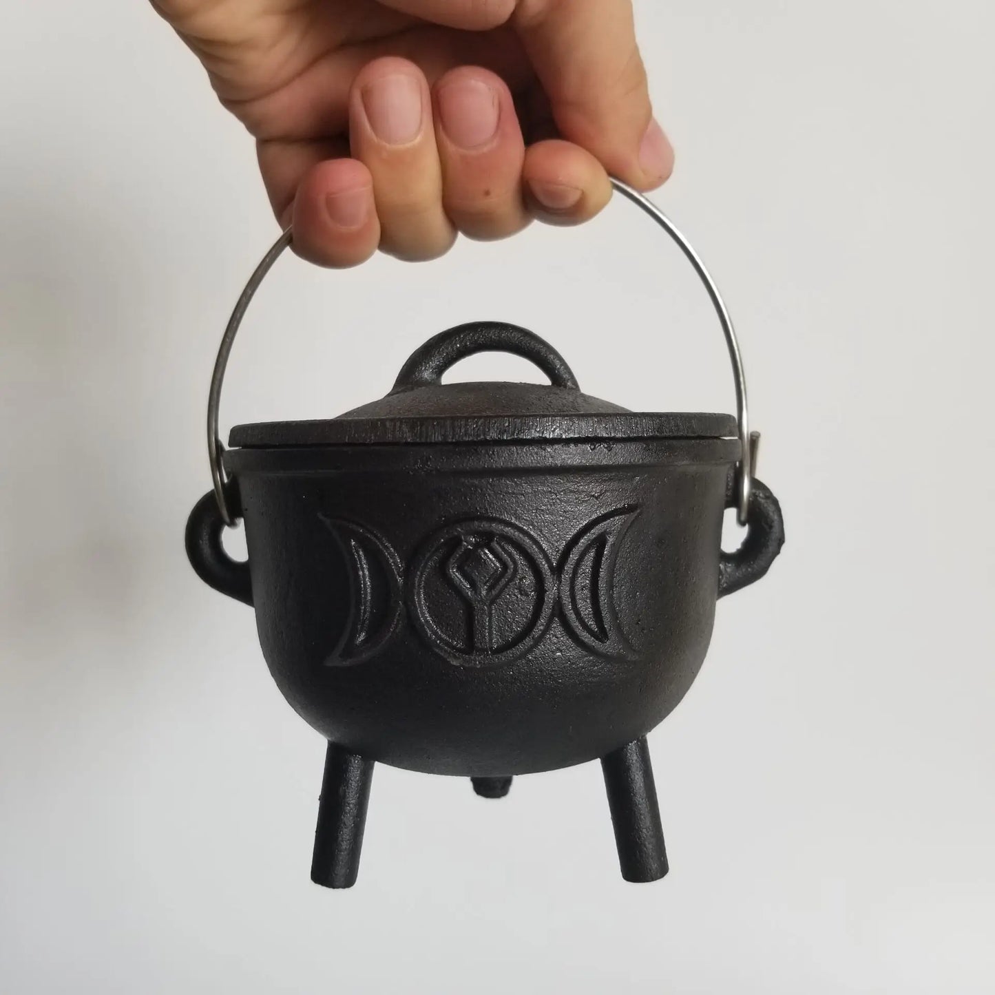 Cast Iron Cauldron with Lid Handle