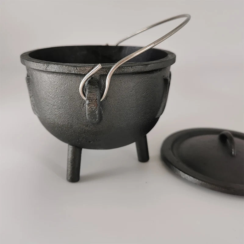 Cast Iron Cauldron with Lid Handle