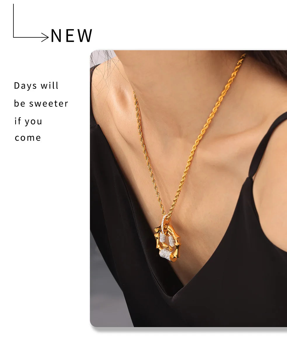 Stainless Steel Gold-Plated Bracelet Luxury Rhinestone Oval Pendant Necklace Set